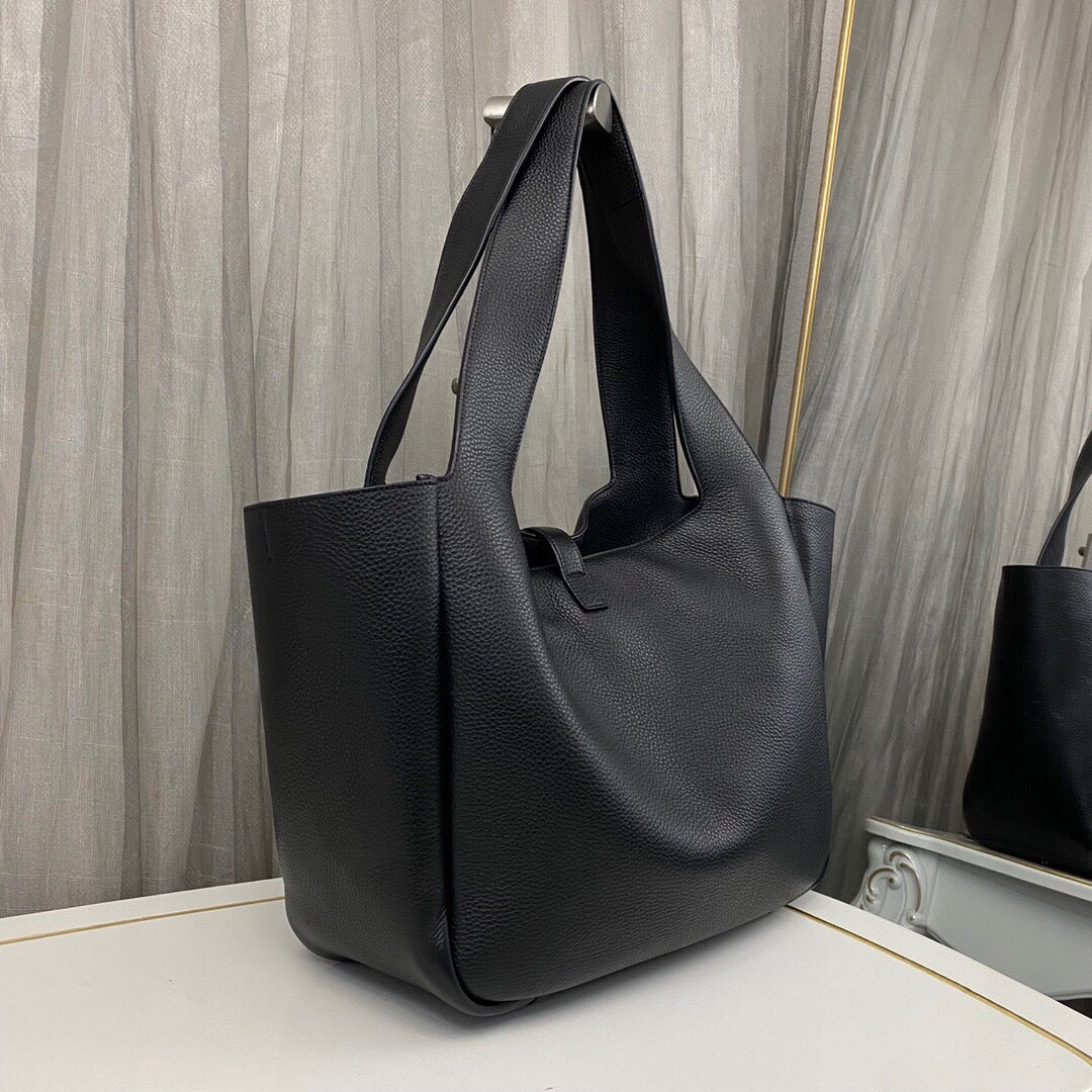 Saint Laurent Le 5 À 7 Bea in Grained Leather