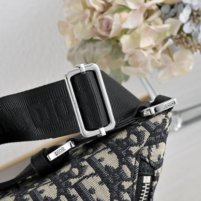 Dior Saddle Belt Bag "Dior Oblique Jacquard in Beige and Black and Grained Calfskin in Black"