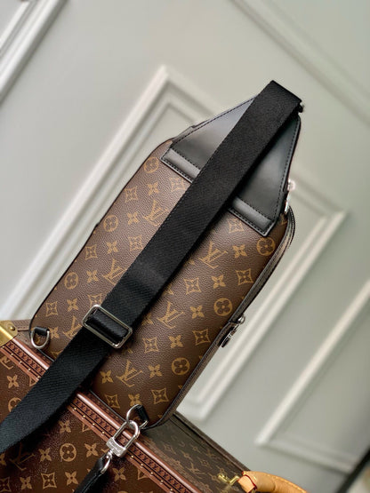 Louis Vuitton Avenue Slingbag