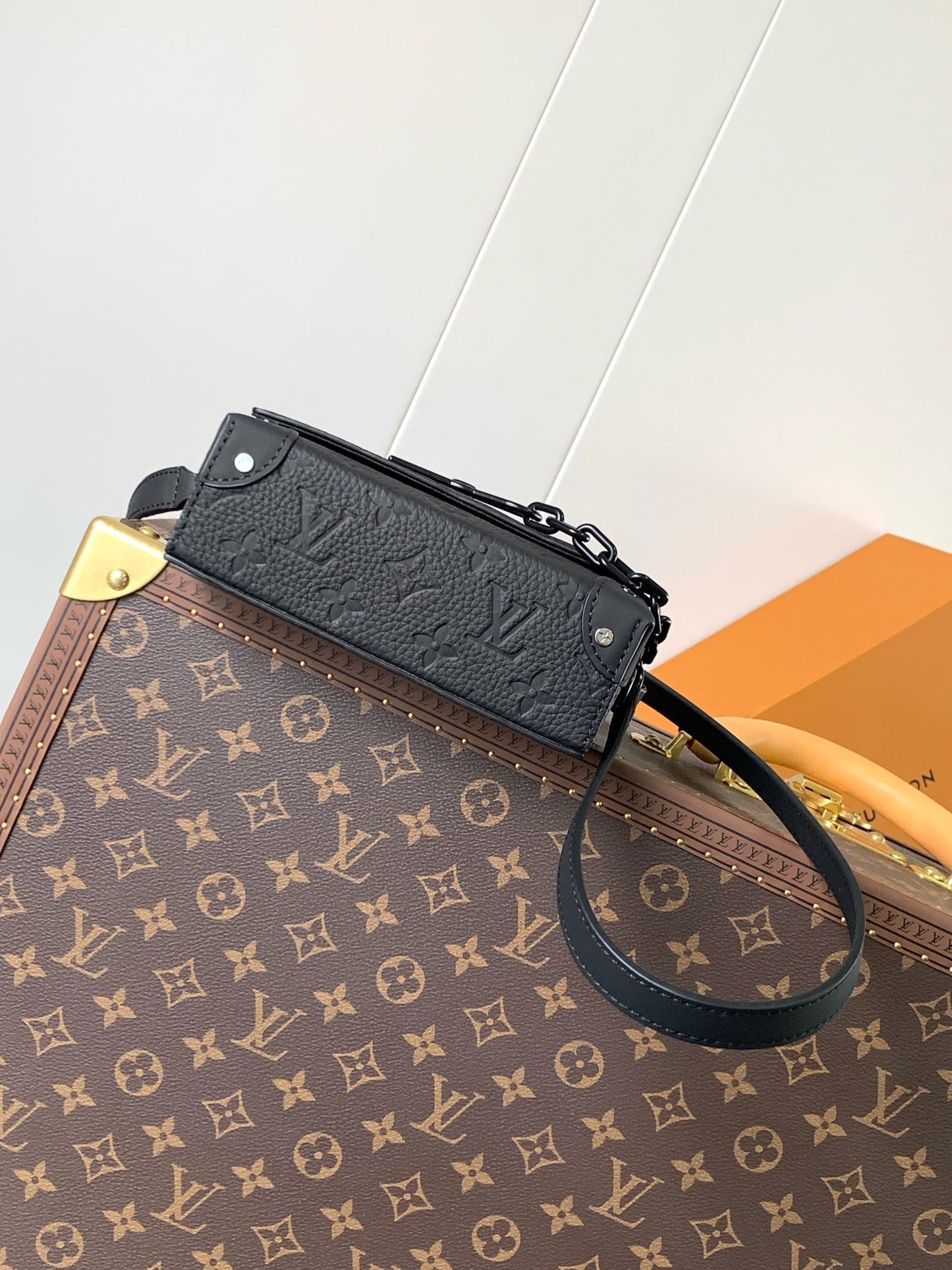 Louis Vuitton Steamer Wearable Wallet