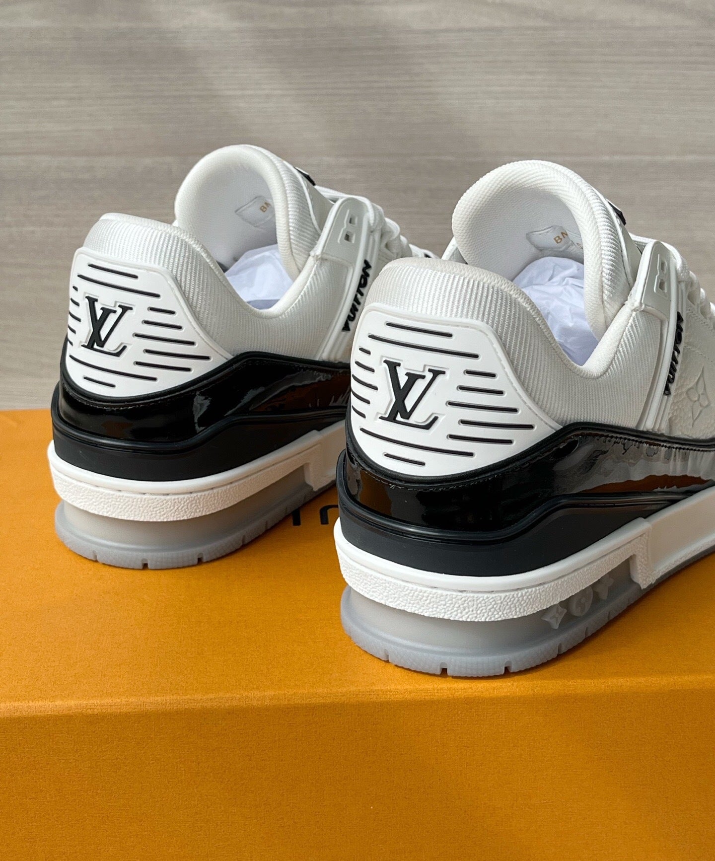 Louis Vuitton LV Trainers "Black-White-Grey"
