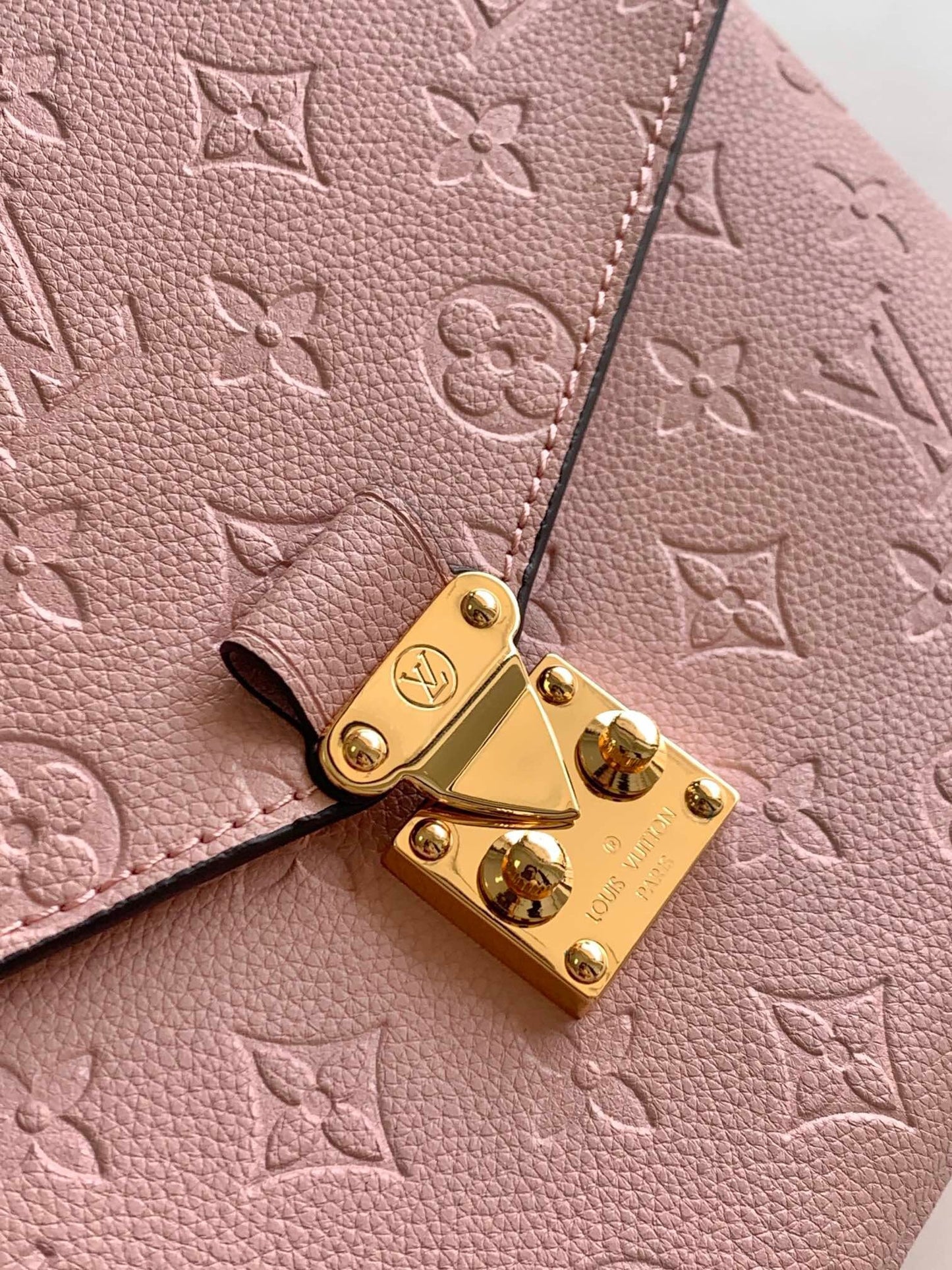 Louis Vuitton Pochette Métis