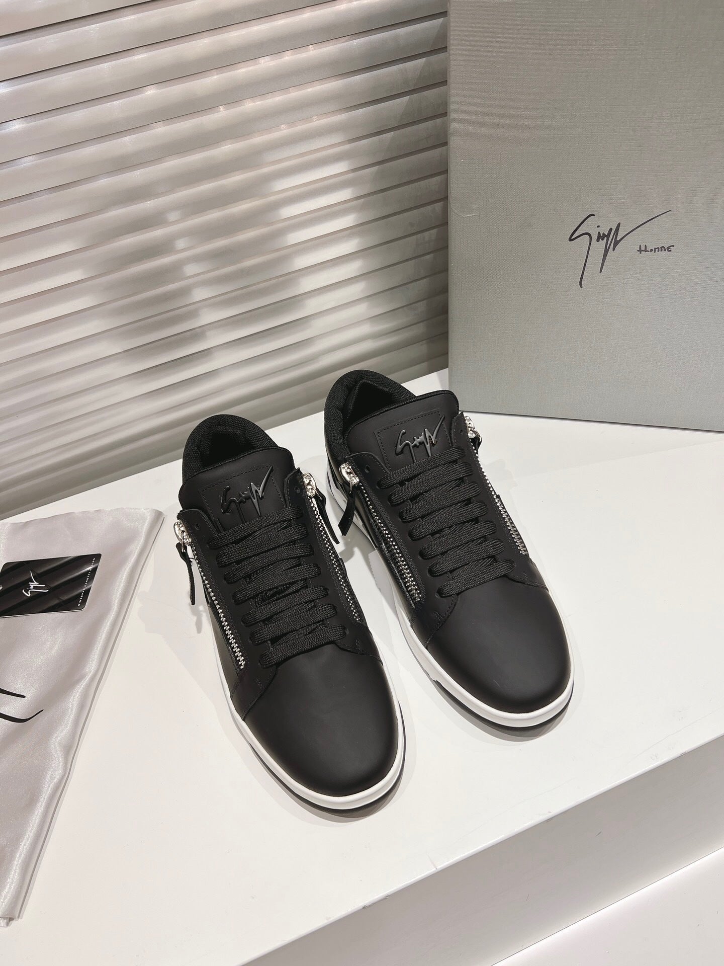 Giuseppe Zanotti GZ94 "Black"