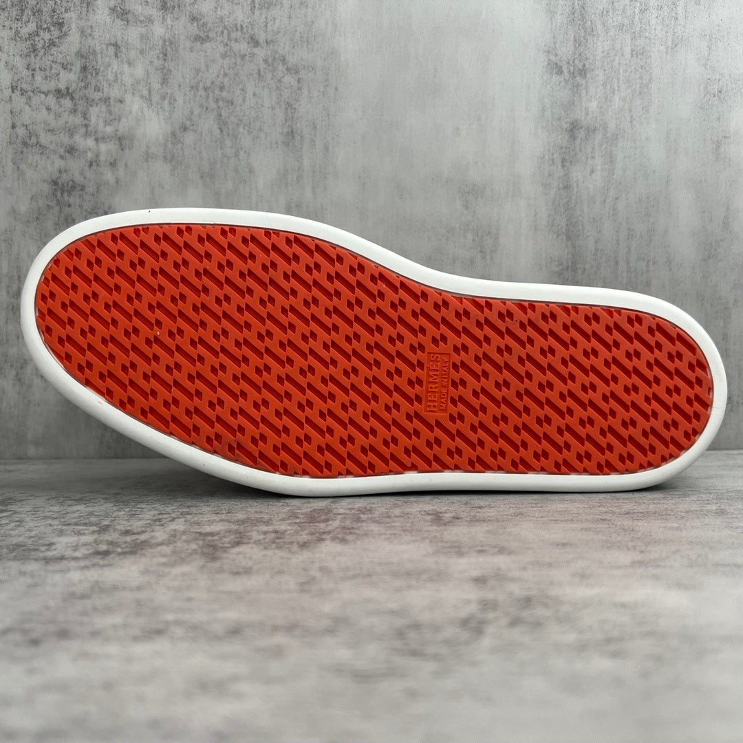 Hermes Free "Brown-White-Black"