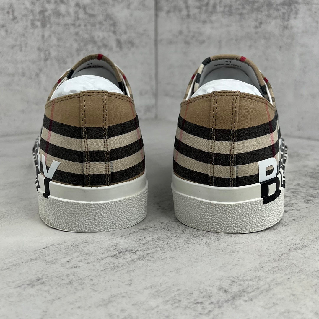 Burberry Larkhall "Beige"