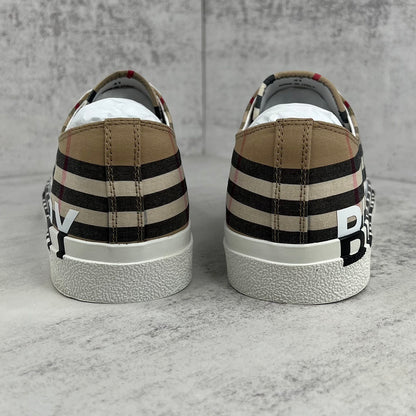 Burberry Larkhall "Beige"