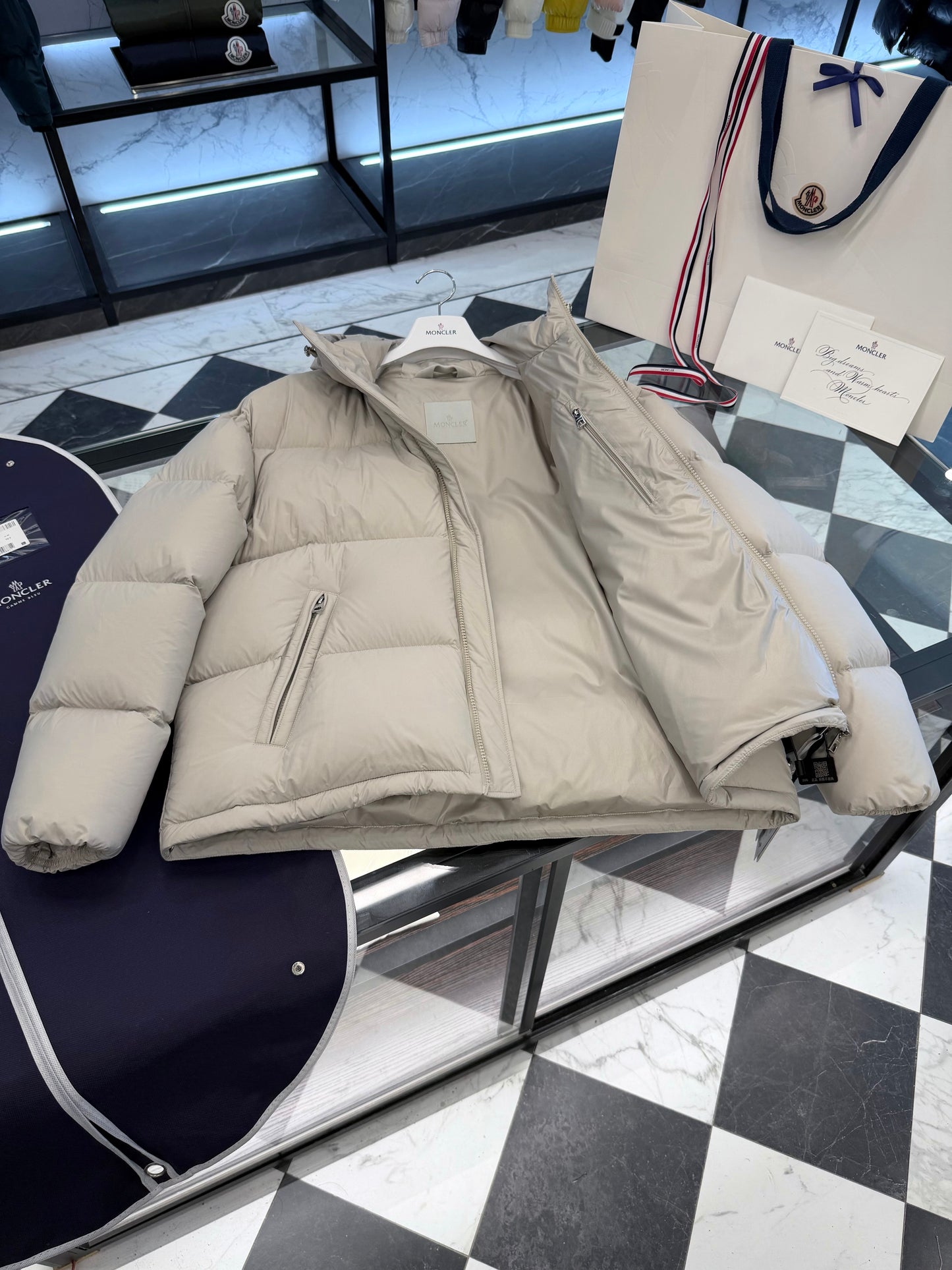 Moncler Meriera Hooded Short Down Jacket "Ice Grey"