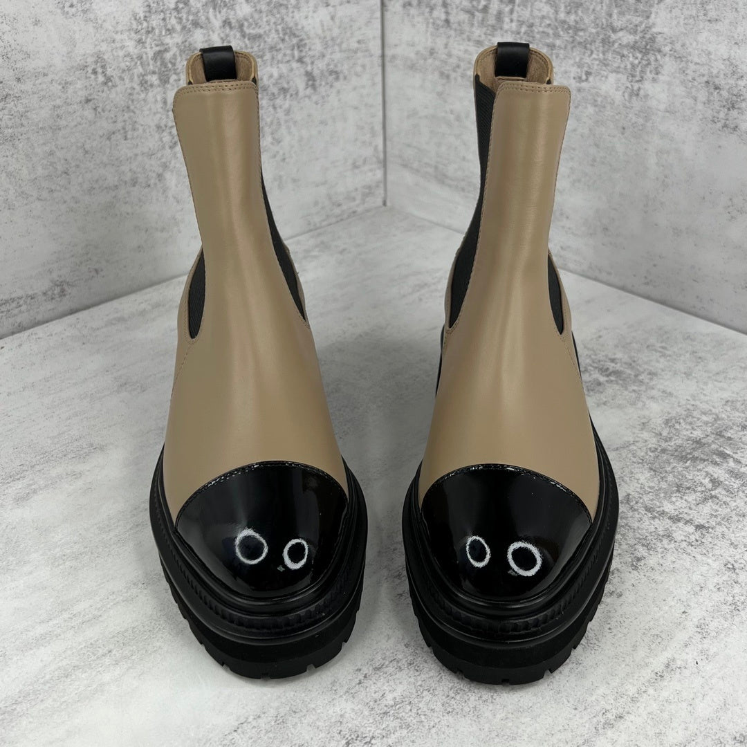 Chanel Chelsea Boots "Beige-Black"
