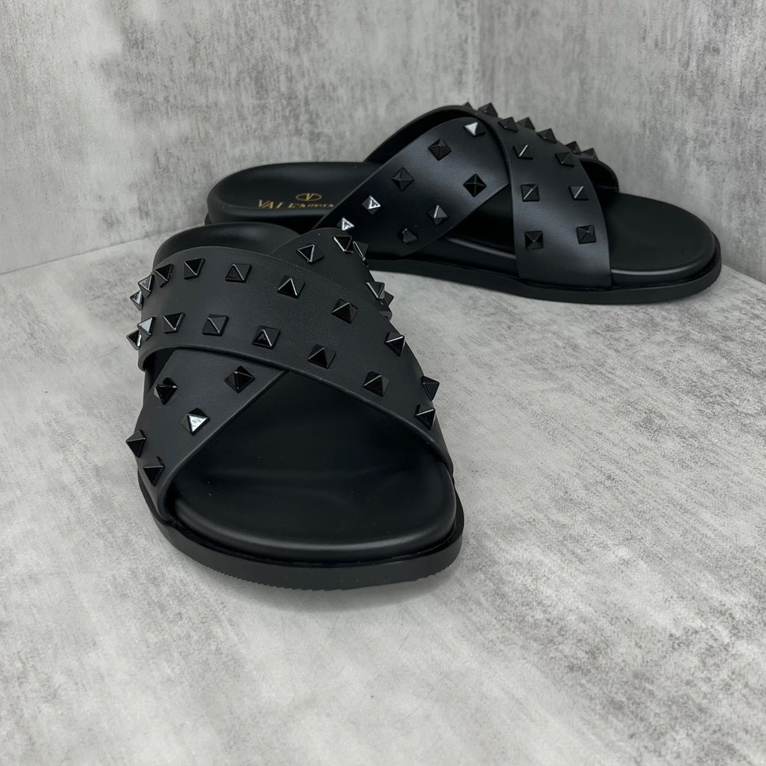 Valentino Garavani Rockstud Slides "Black"