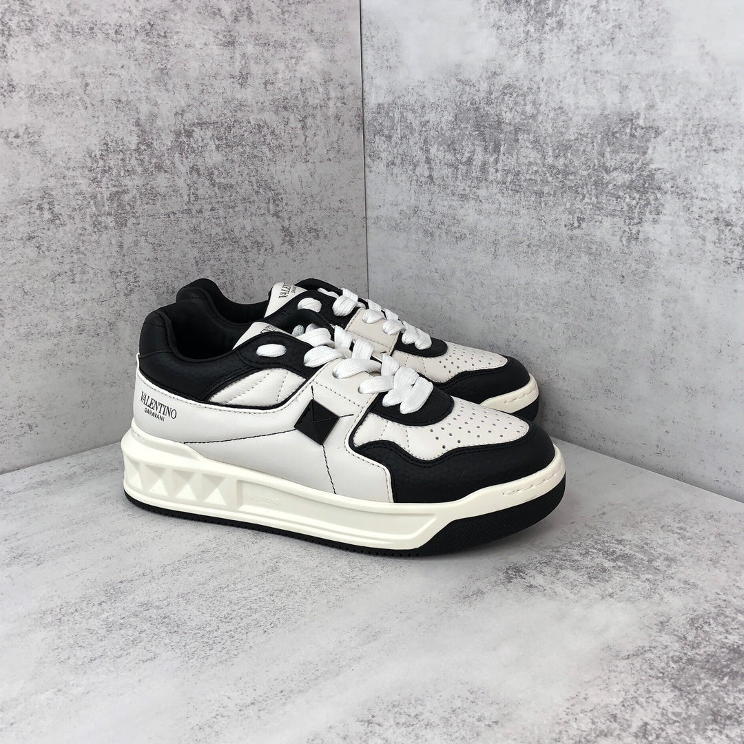Valentino Garavani One Stud "White-Black"