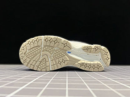 New Balance 2002R "Grey"