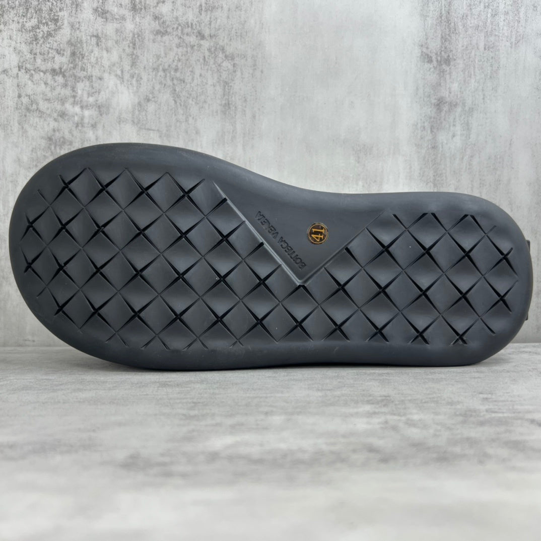 Bottega Veneta Jumbo "White-Black"