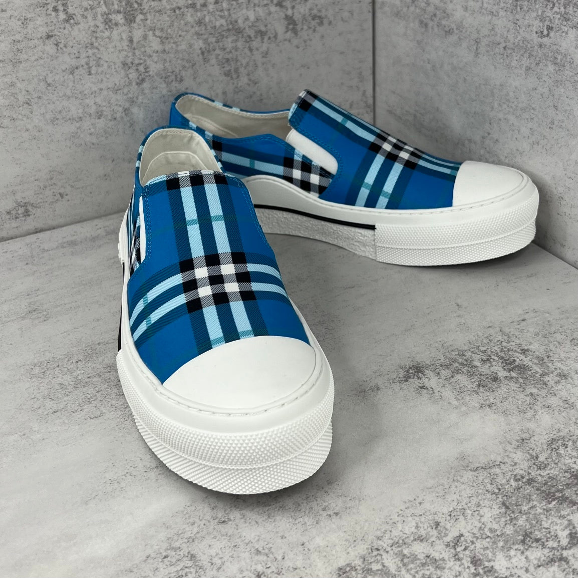 Burberry Slip-On "Blue"