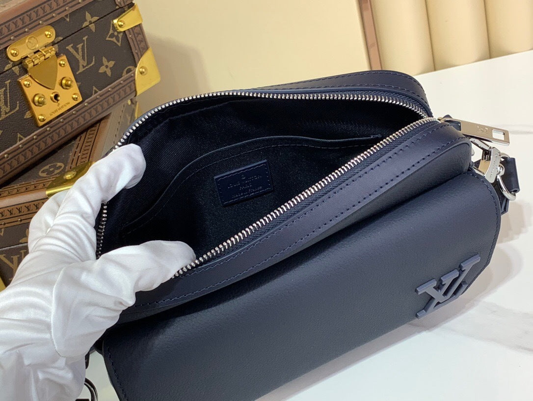 Louis Vuitton Fastline Messenger