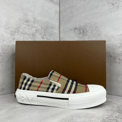 Burberry Slip-On "Beige"
