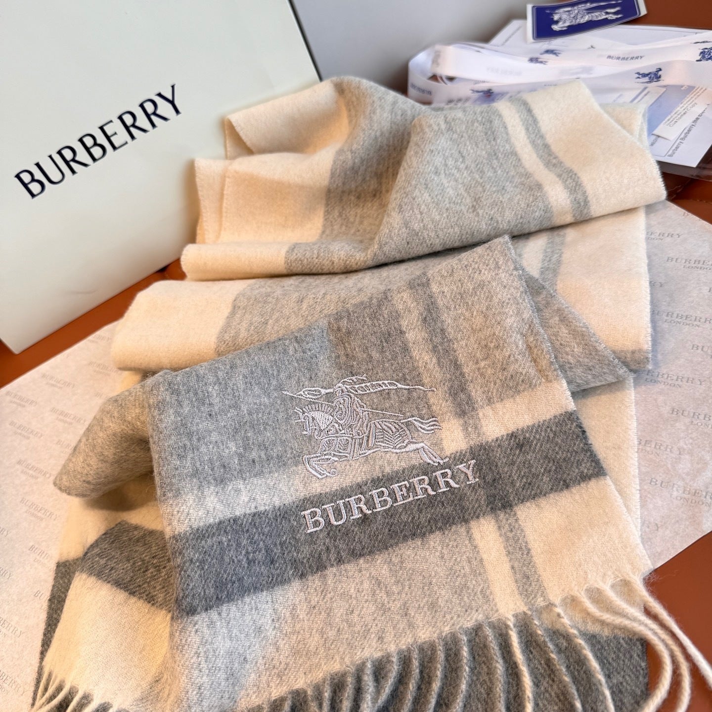 Burberry Cashmere Scarf "Grey-White"