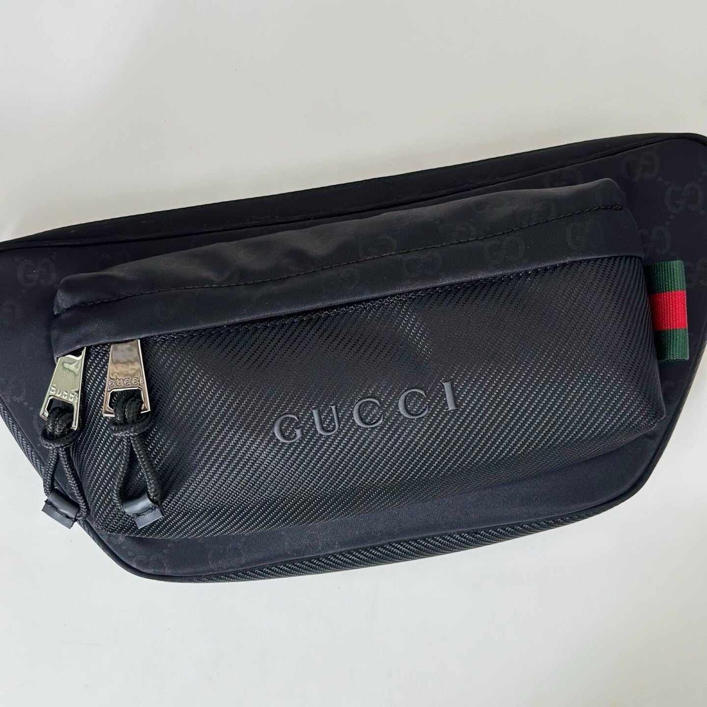 Gucci Nexus Large Slingbag
