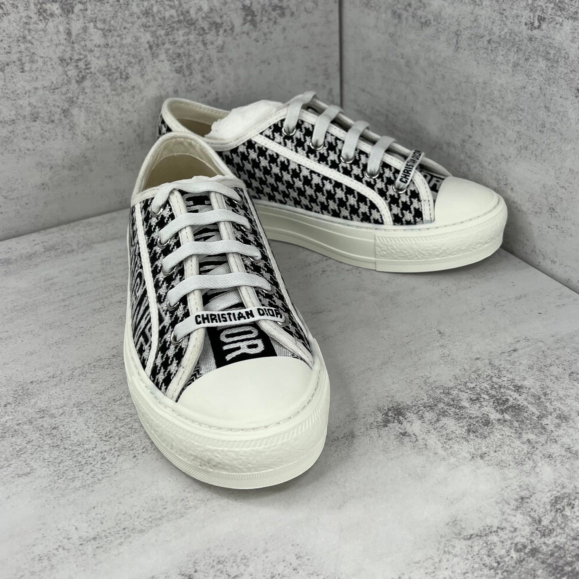 Dior Walk'N'Dior "Black-White Montaigne"