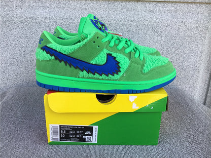 Grateful Dead x Nike SB Dunk Low "Green Bear"