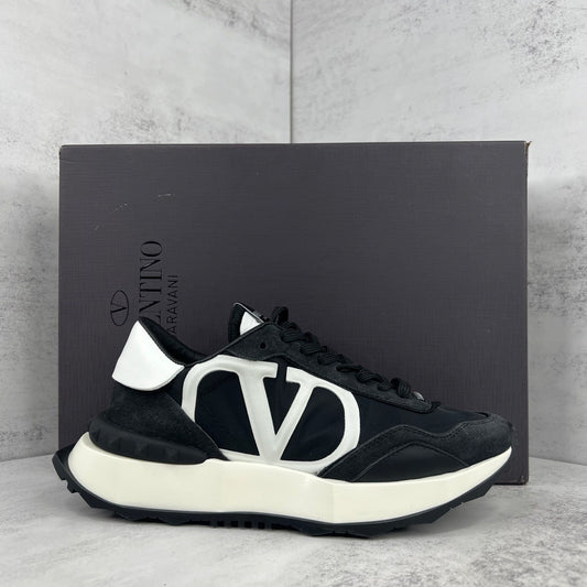 Valentino Garavani Netrunner "Black-White"