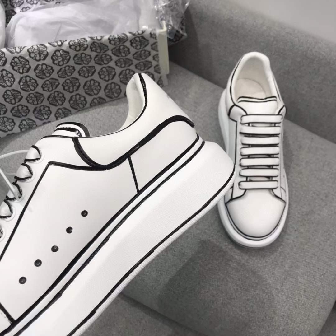 Alexander McQueen Oversized "White-Black Outline"