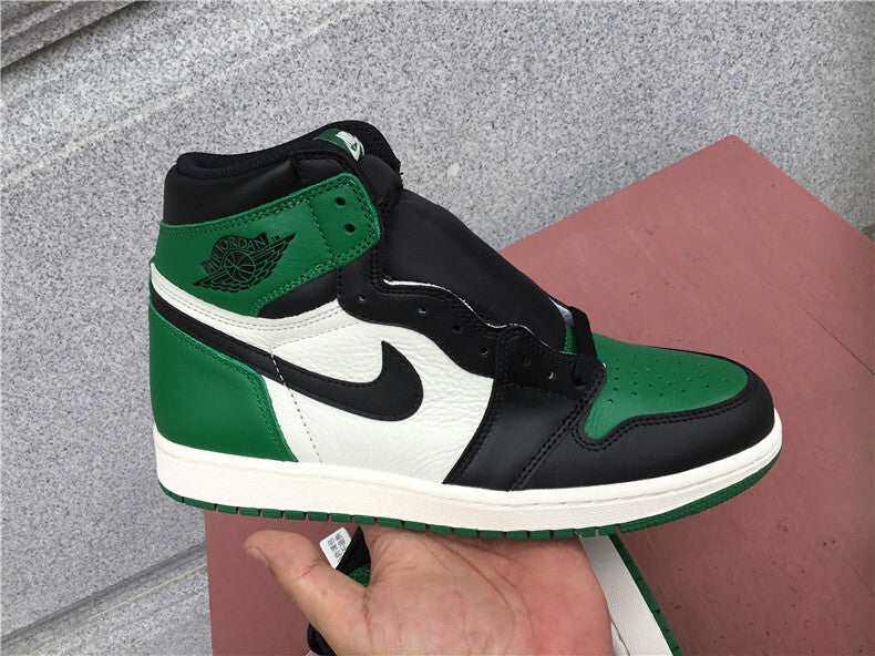 Air Jordan 1 Retro High OG "Pine Green"