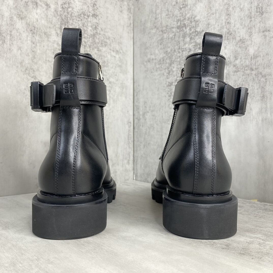 Givenchy Leather Boots Ankle-Lock