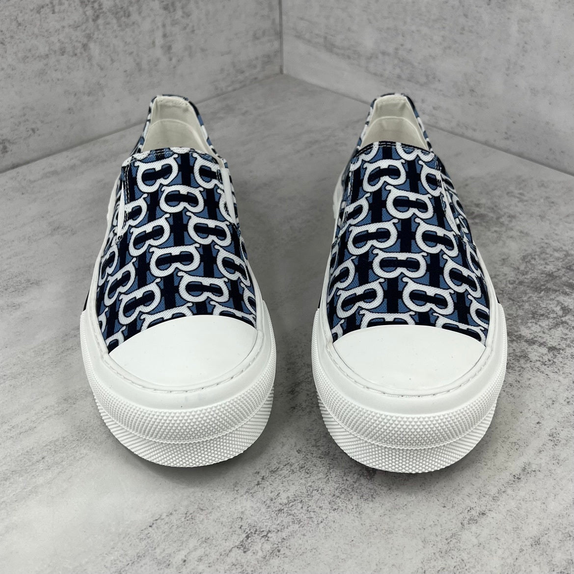 Burberry Slip-On "Blue-White Monogram"