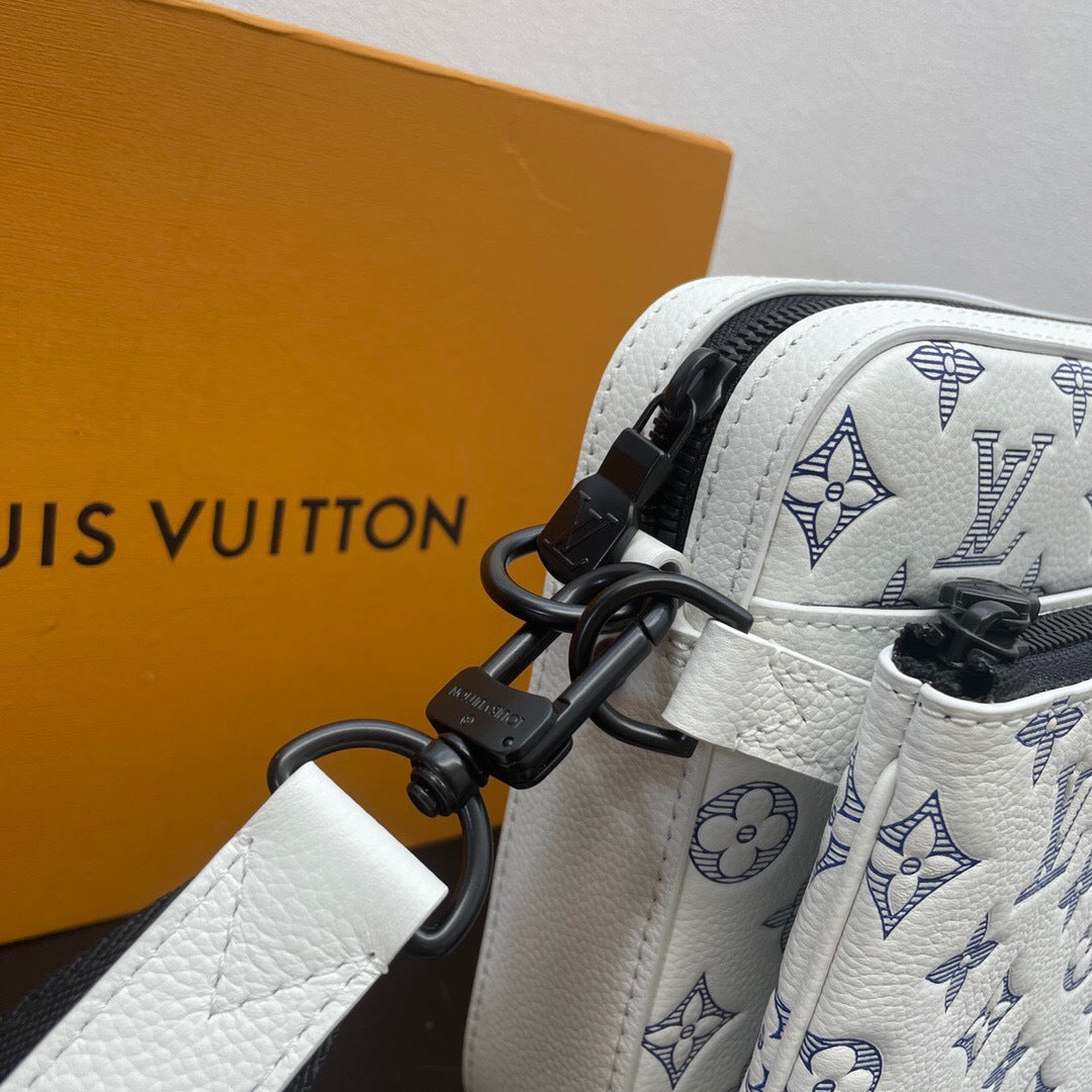 Louis Vuitton Trio Messenger
