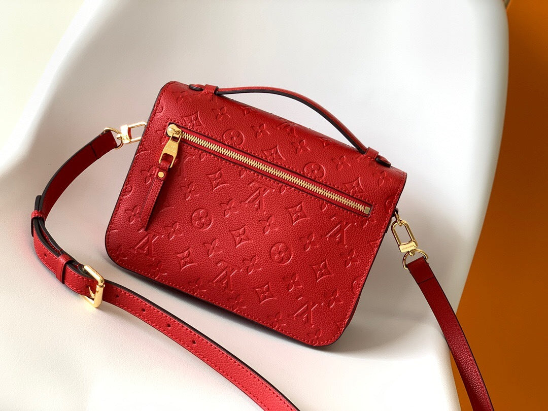 Louis Vuitton Pochette Métis