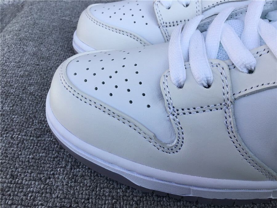 Diamond Supply Co. x Nike SB Dunk Low Pro OG QS "White"