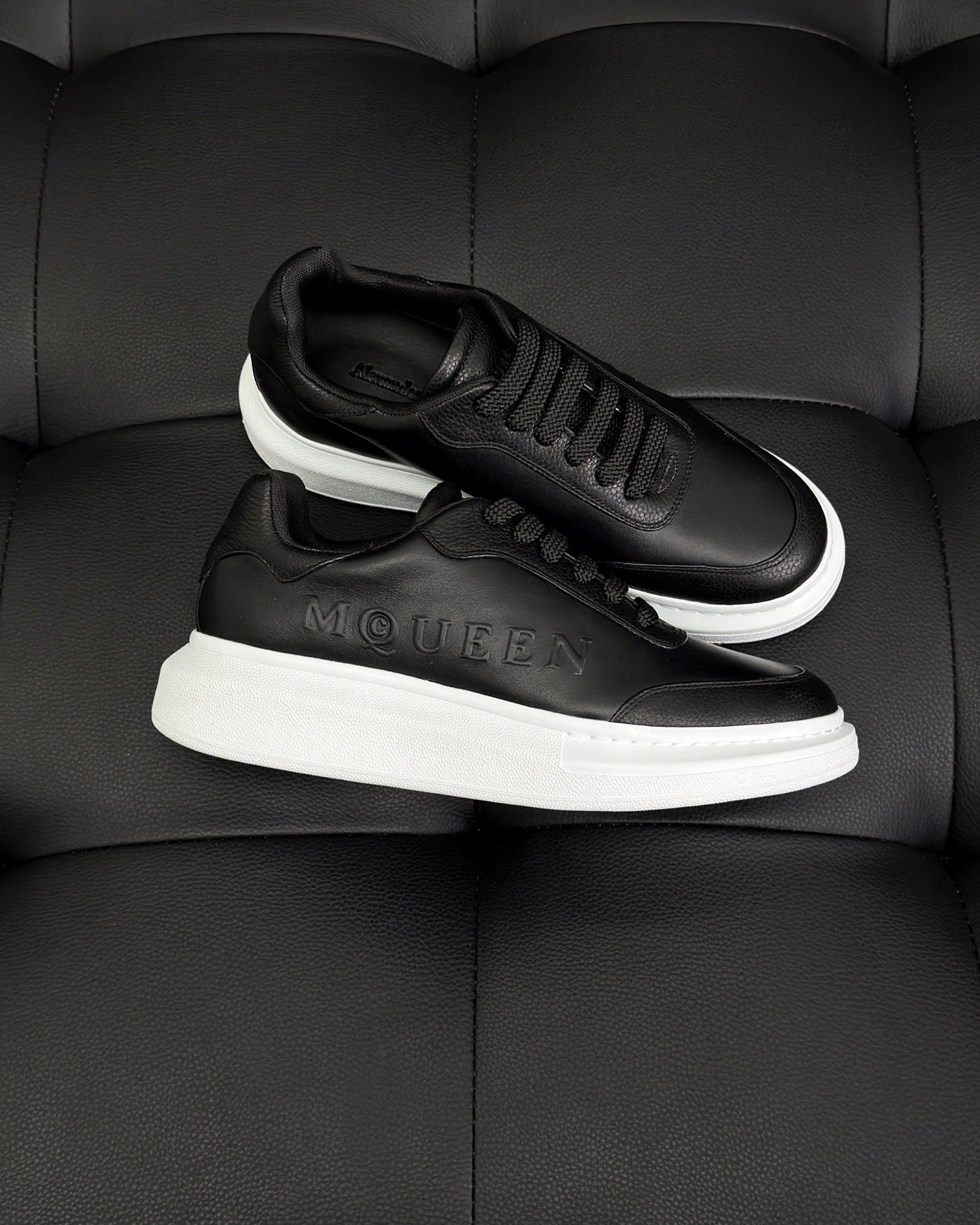 Alexander McQueen Oversized "Black"