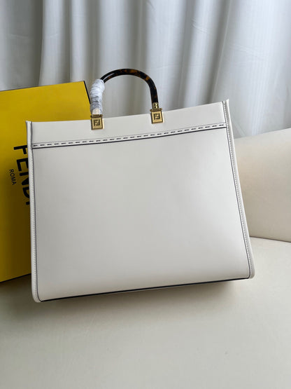 Fendi Sunshine Medium Leather Shopper