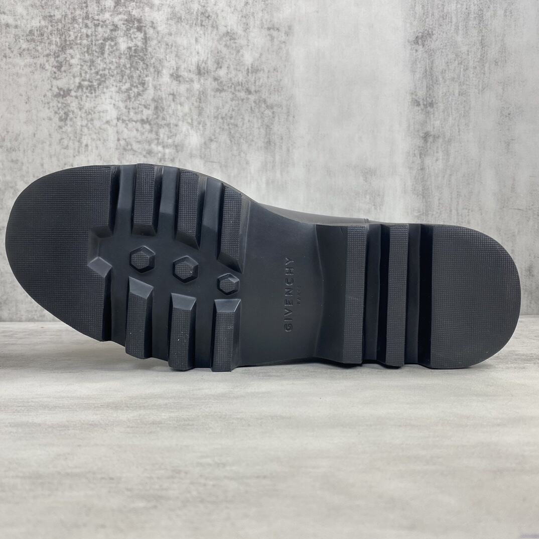 Givenchy Leather Chelsea Boots Ankle-Lock