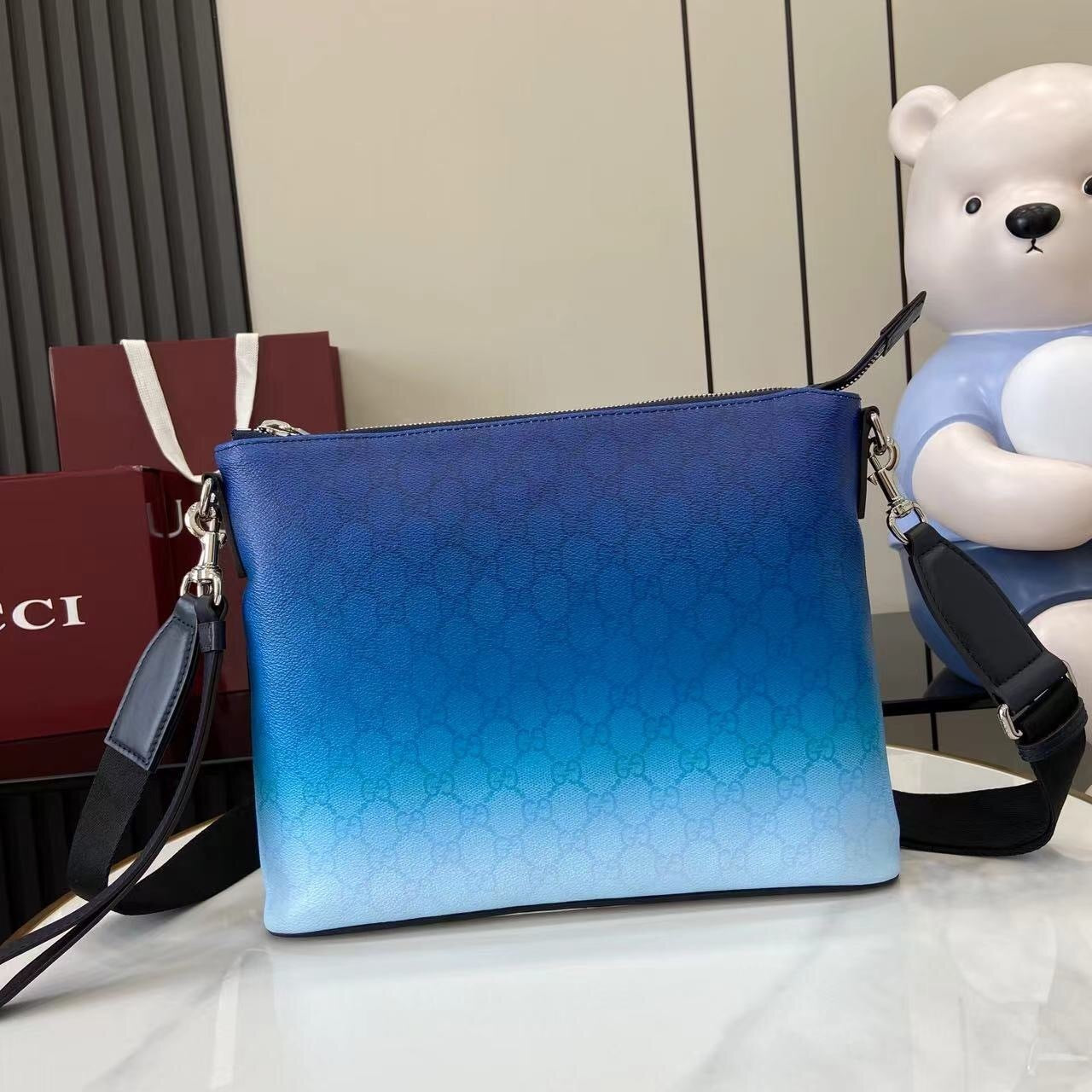 Gucci GG Chroma Pouch