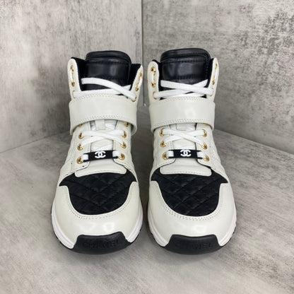 Chanel Interlocking CC High-Top Strap "White-Black"