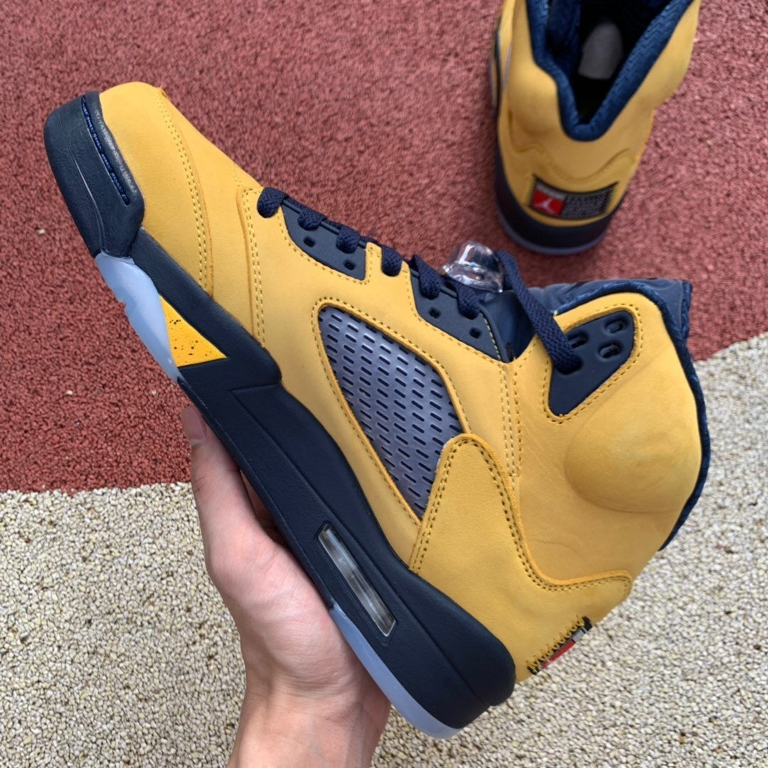 Air Jordan 5 Retro SE "Michigan"