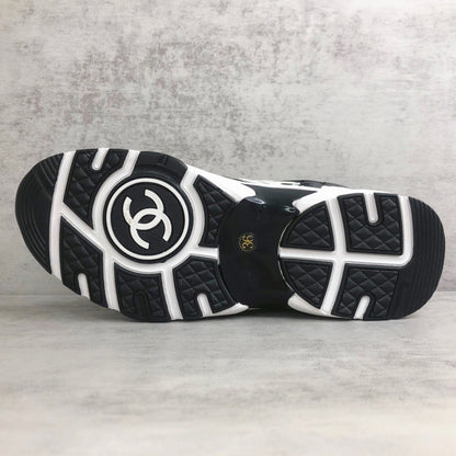 Chanel Interlocking CC "White-Black"