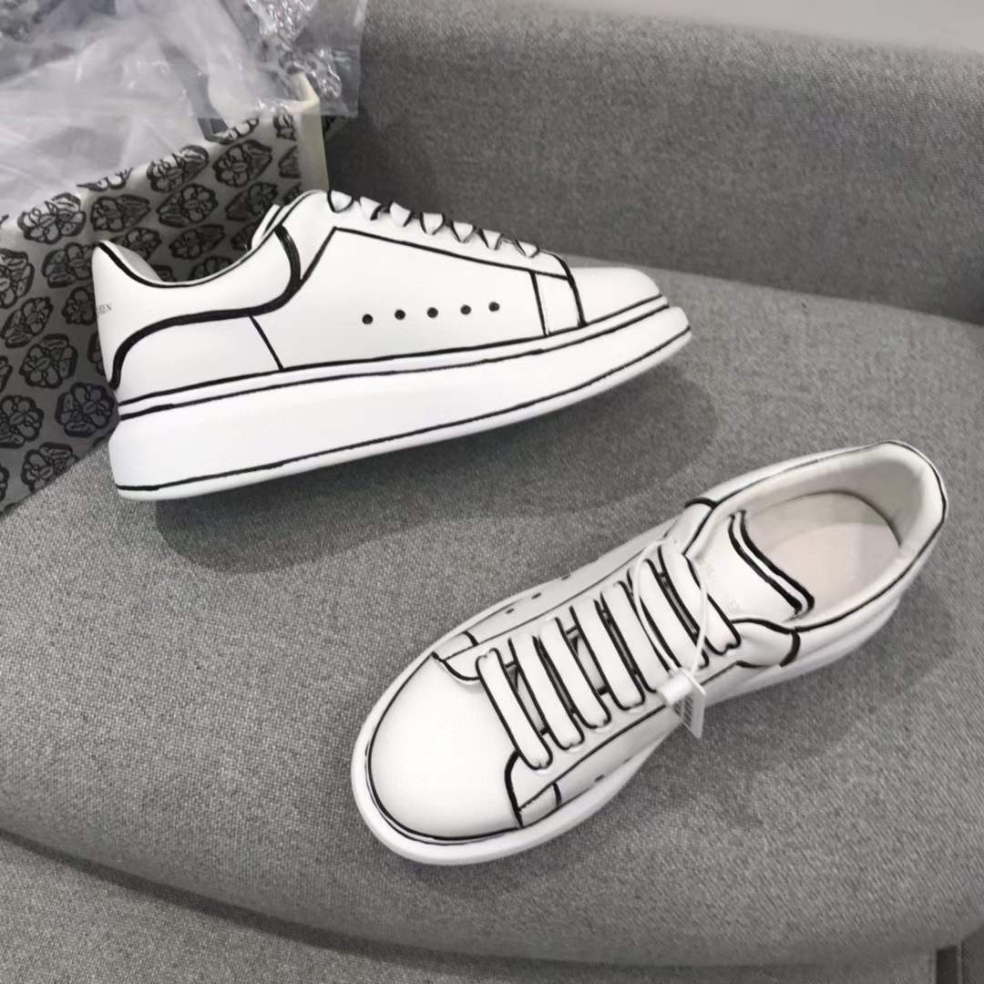 Alexander McQueen Oversized "White-Black Outline"