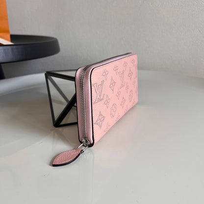 Louis Vuitton Zippy Wallet "Mahina Leather"