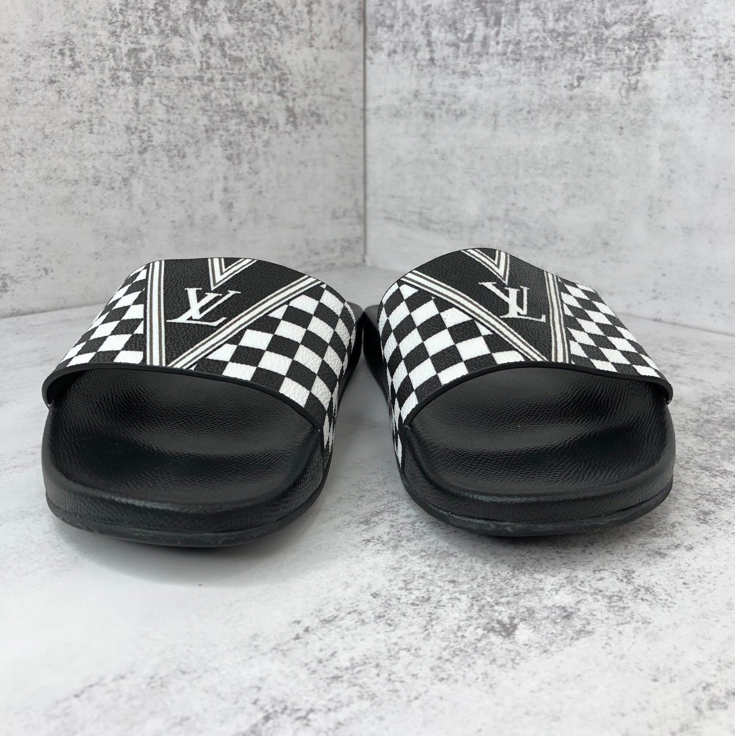 Louis Vuitton Slides "Black-White"