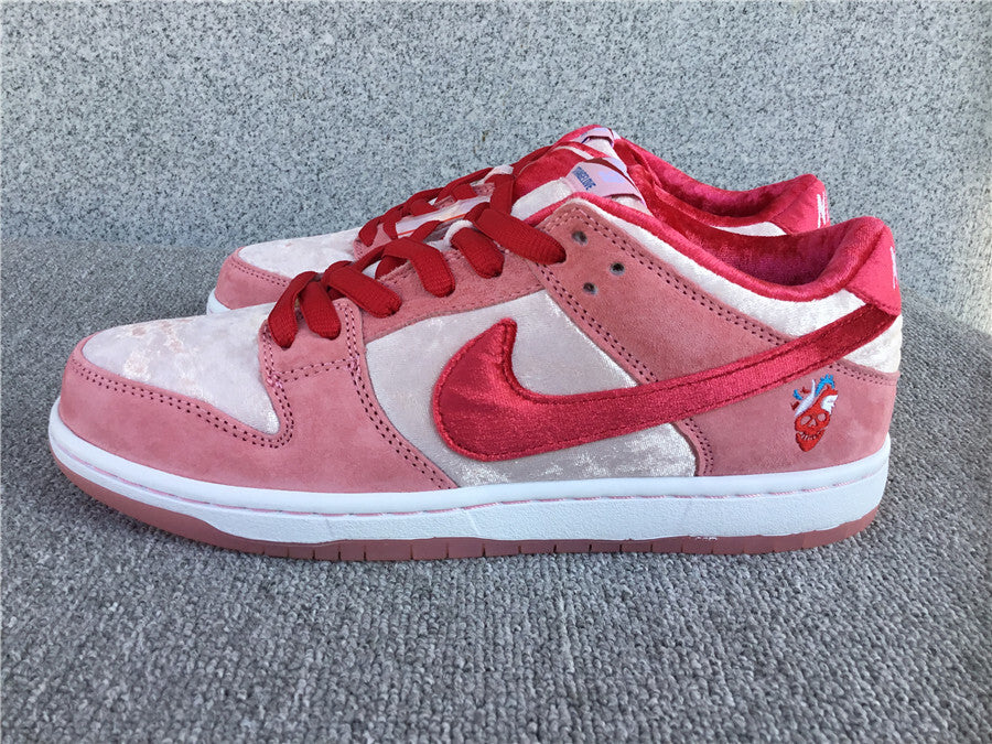Nike Dunk Low Pro SB "Strange Love"