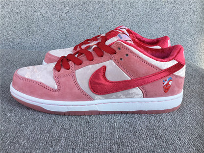 Nike Dunk Low Pro SB "Strange Love"