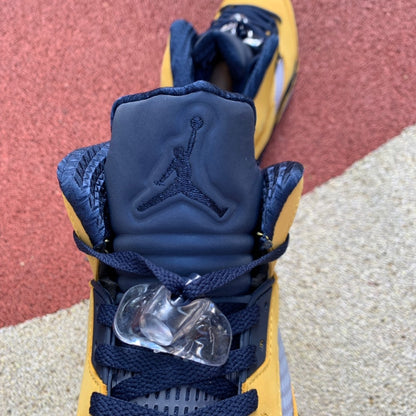 Air Jordan 5 Retro SE "Michigan"
