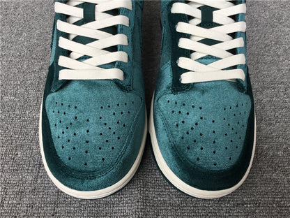 Nike Dunk Low "Atomic Teal"