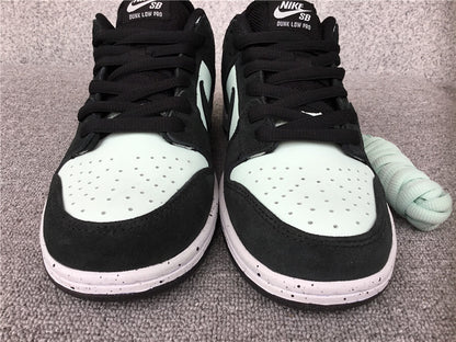 Nike SB Dunk Low "Barely Green"