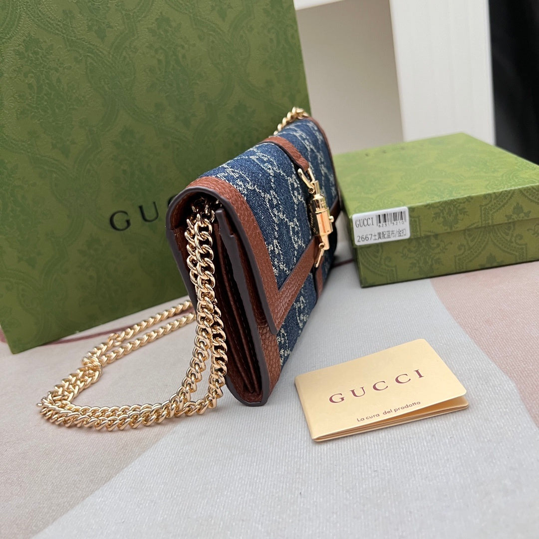 Gucci Jackie 1961 GG Continental Chain Wallet