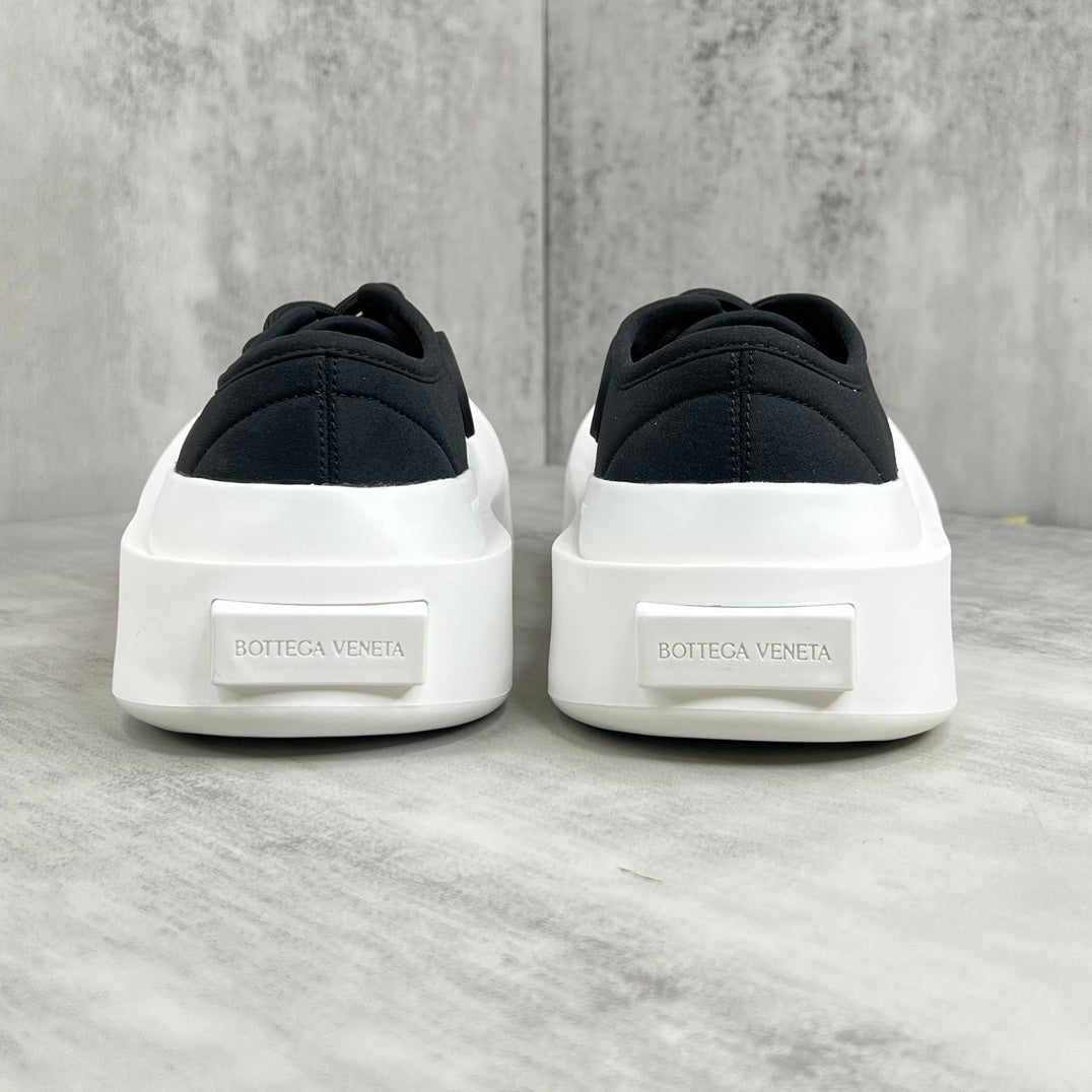 Bottega Veneta Jumbo "Black-White"