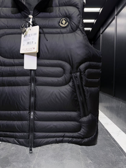 Moncler Emeishan Snake-Quilted Down Vest "Black"