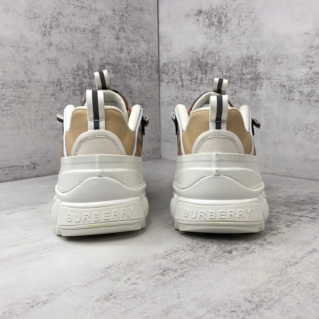 Burberry Arthur "White-Vintage"